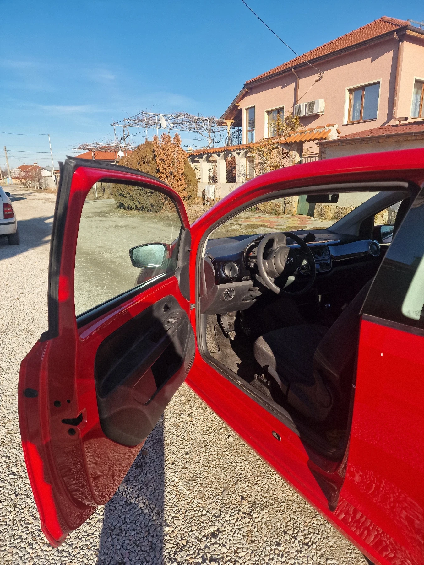 VW Up, снимка 10 - Автомобили и джипове - 54412385