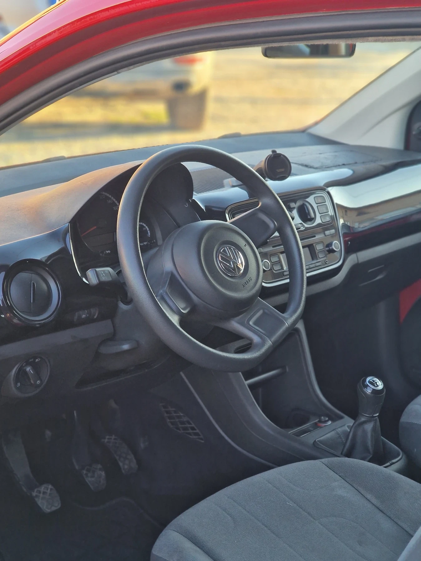 VW Up, снимка 9 - Автомобили и джипове - 54412385