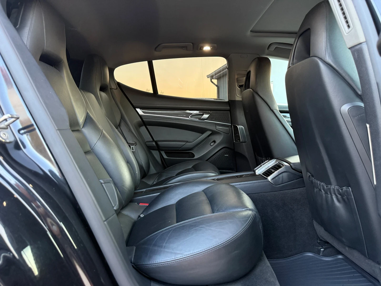 Porsche Panamera 4S - 420 HP, снимка 11 - Автомобили и джипове - 56086646