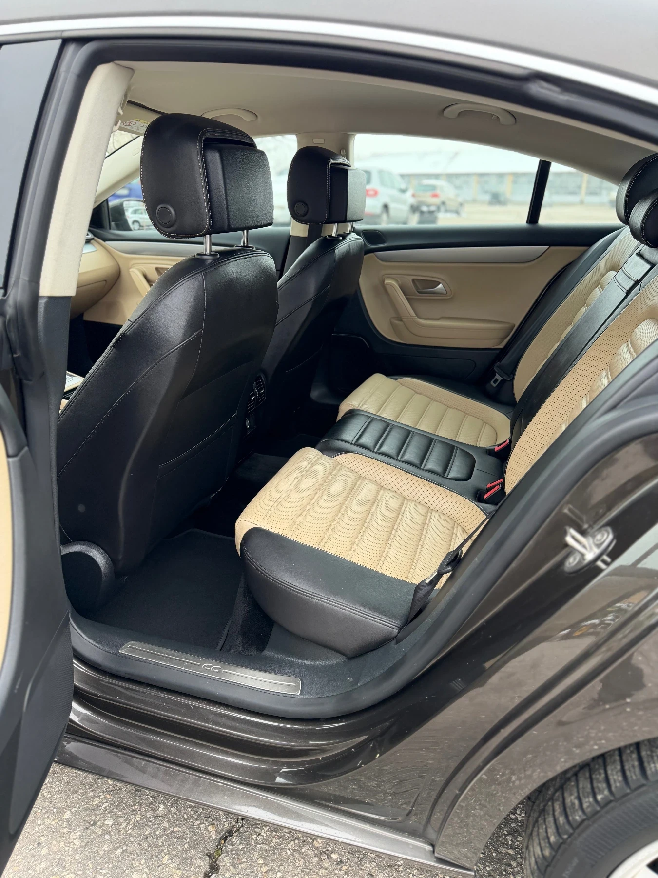 VW CC 2.0TDI, снимка 12 - Автомобили и джипове - 56112252