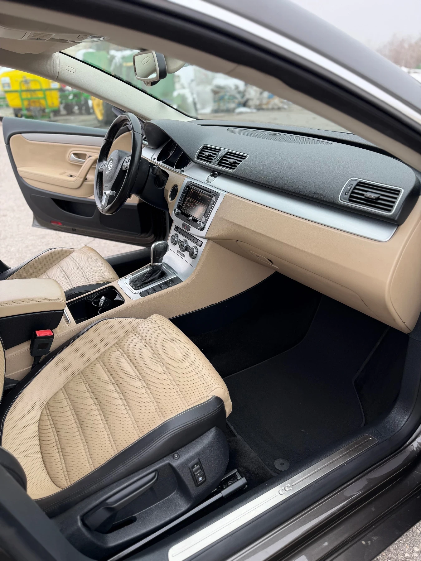 VW CC 2.0TDI, снимка 10 - Автомобили и джипове - 56112252