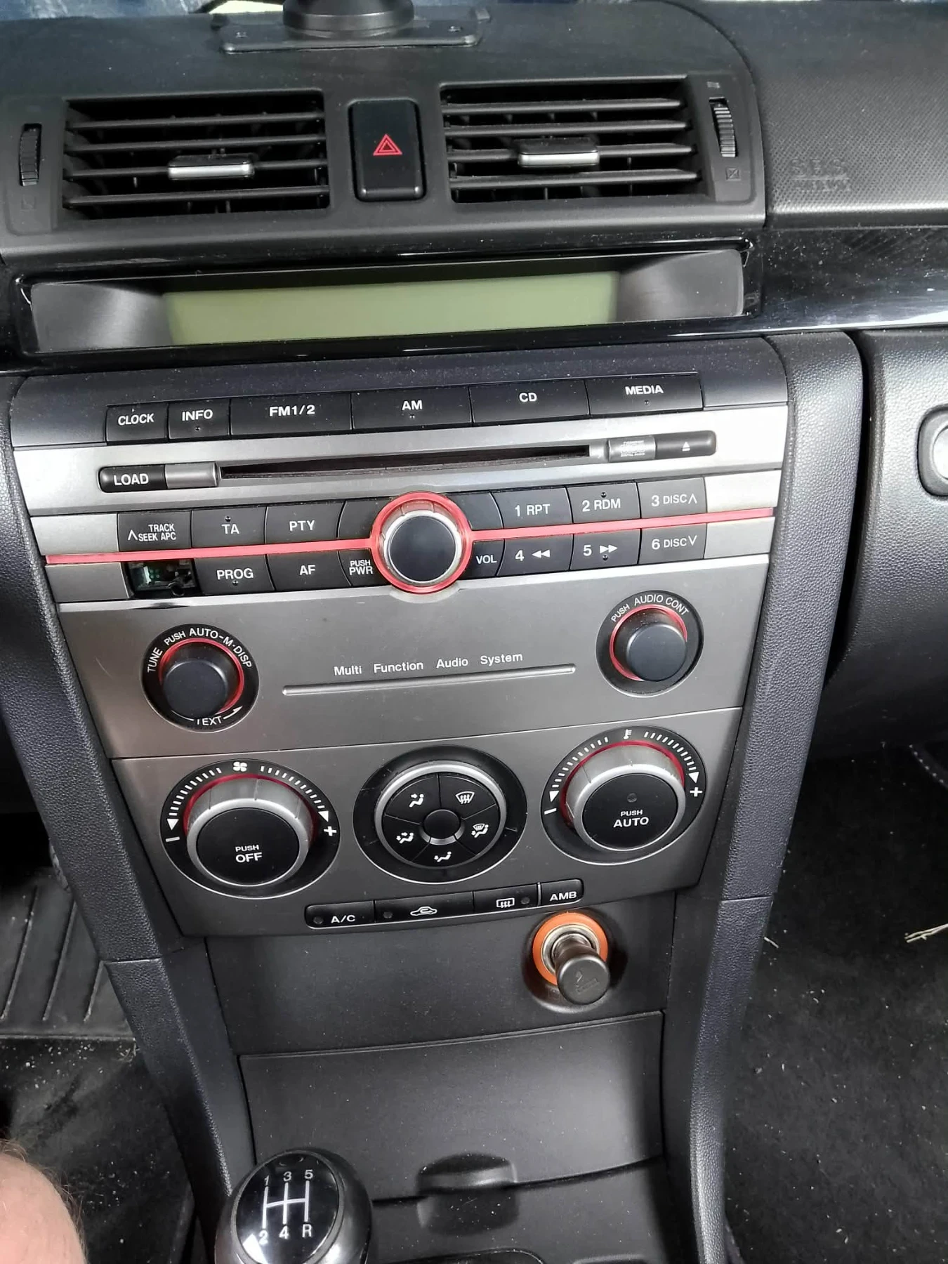 Mazda 3, снимка 8 - Автомобили и джипове - 56261358