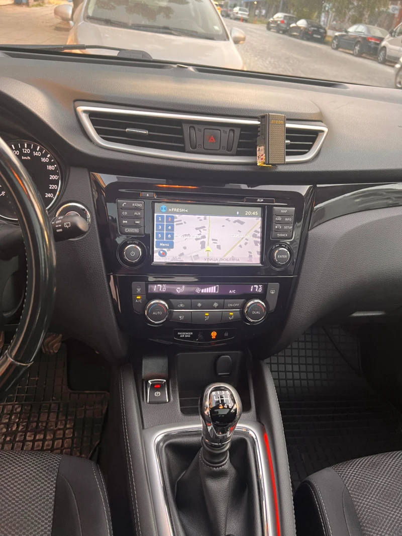 Nissan Qashqai 1.2 бензин, снимка 4 - Автомобили и джипове - 46329362