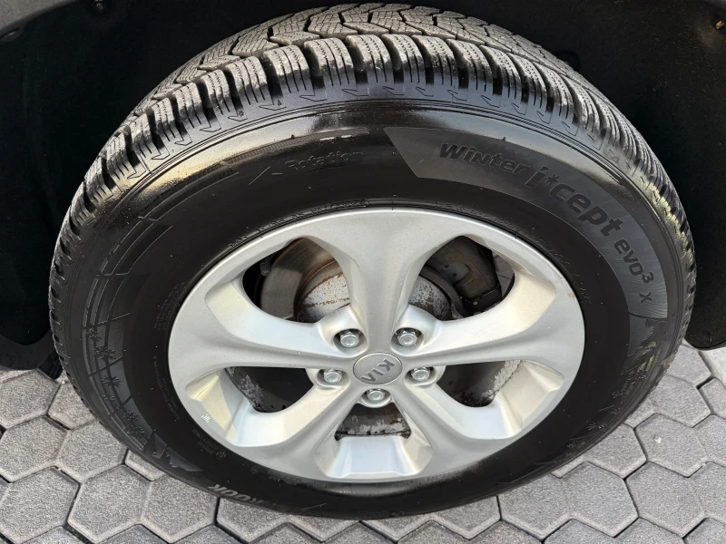 Kia Sorento 2.2D 4x4!Пълна сервизна история!ПРОЧЕТИ ОПИСАНИЕO, снимка 14 - Автомобили и джипове - 51711622