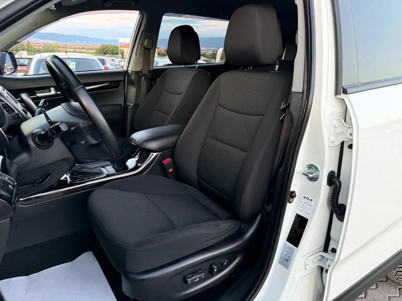 Kia Sorento 2.2D 4x4!Пълна сервизна история!ПРОЧЕТИ ОПИСАНИЕO, снимка 10 - Автомобили и джипове - 51711622