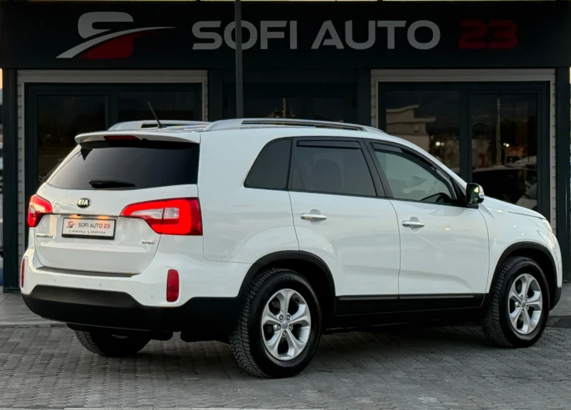 Kia Sorento 2.2D 4x4!Пълна сервизна история!ПРОЧЕТИ ОПИСАНИЕO, снимка 3 - Автомобили и джипове - 51711622