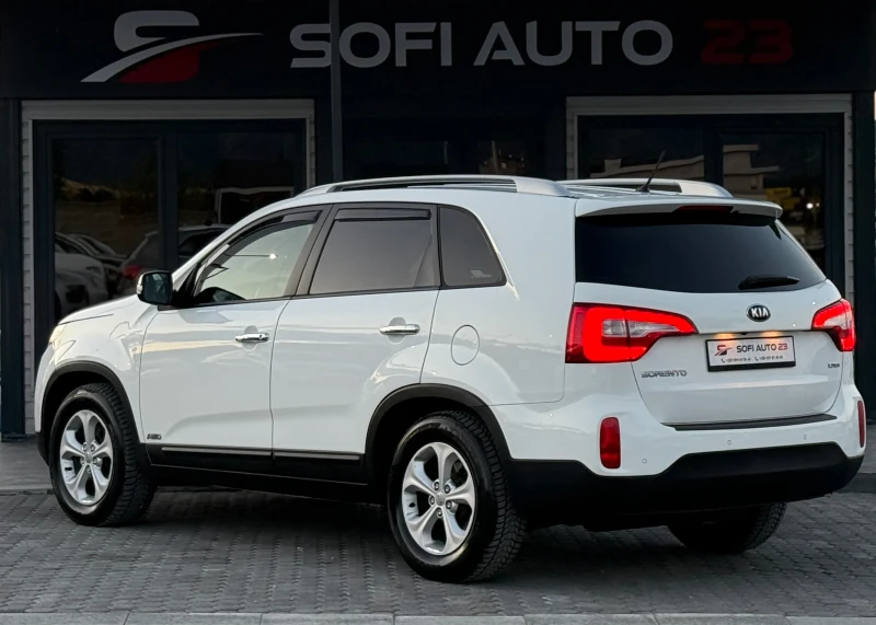 Kia Sorento 2.2D 4x4!Пълна сервизна история!ПРОЧЕТИ ОПИСАНИЕO, снимка 4 - Автомобили и джипове - 51711622