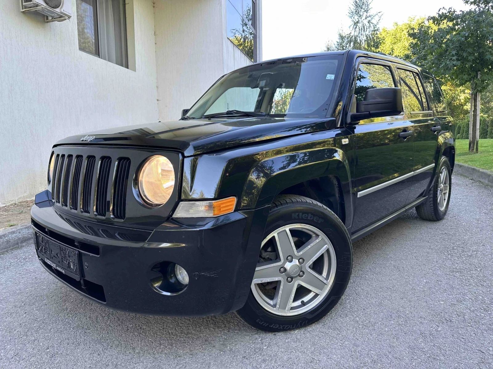 Jeep Patriot LIMITED / 2.0CRD / ПЕРФЕКТЕН - изображение 3