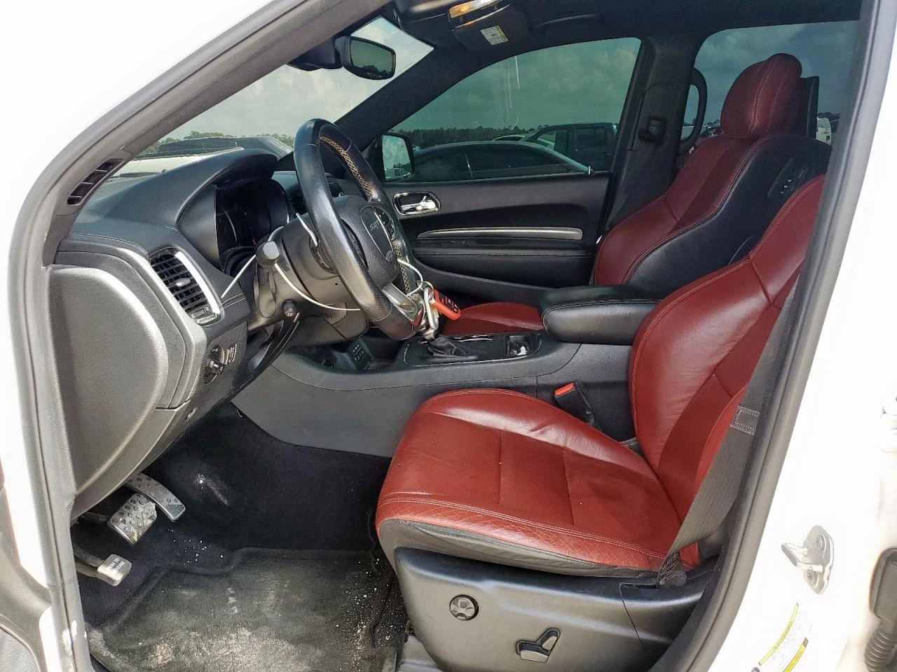 Dodge Durango SRT AWD* TV* DISTRONIC* DISTRONIC* BEATS - изображение 7