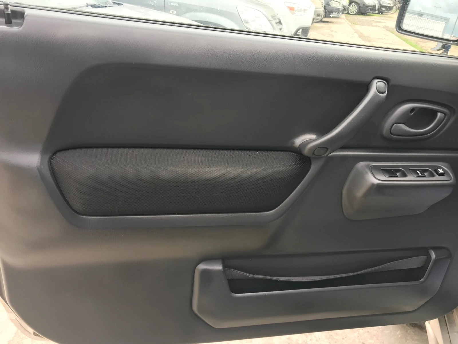 Suzuki Jimny 1.3i-4x4-face lift | Mobile.bg   16