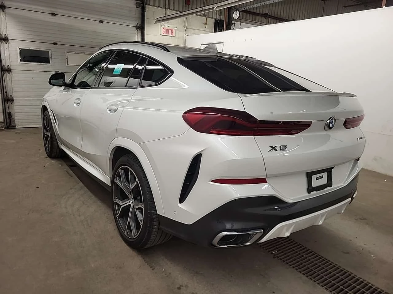 BMW X6 / XDRIVE40I / HARMON KARDON / 360 / DIS / , снимка 4 - Автомобили и джипове - 53820411