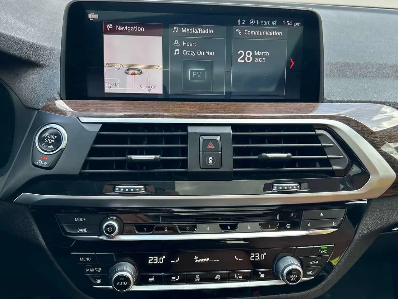 BMW X3 XDRIVE| HUD| АМБИЕНТНО| ПАНО| 2 КЛЮЧА| CARFAX, снимка 12 - Автомобили и джипове - 54011451