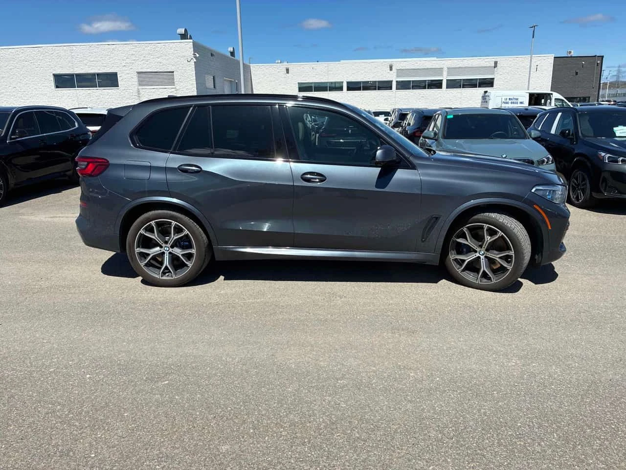 BMW X5 * xDrive40i * ЛАЗЕРИ * ДИСТРОНИК * 360 * ОБДУХВАНЕ, снимка 3 - Автомобили и джипове - 54684094