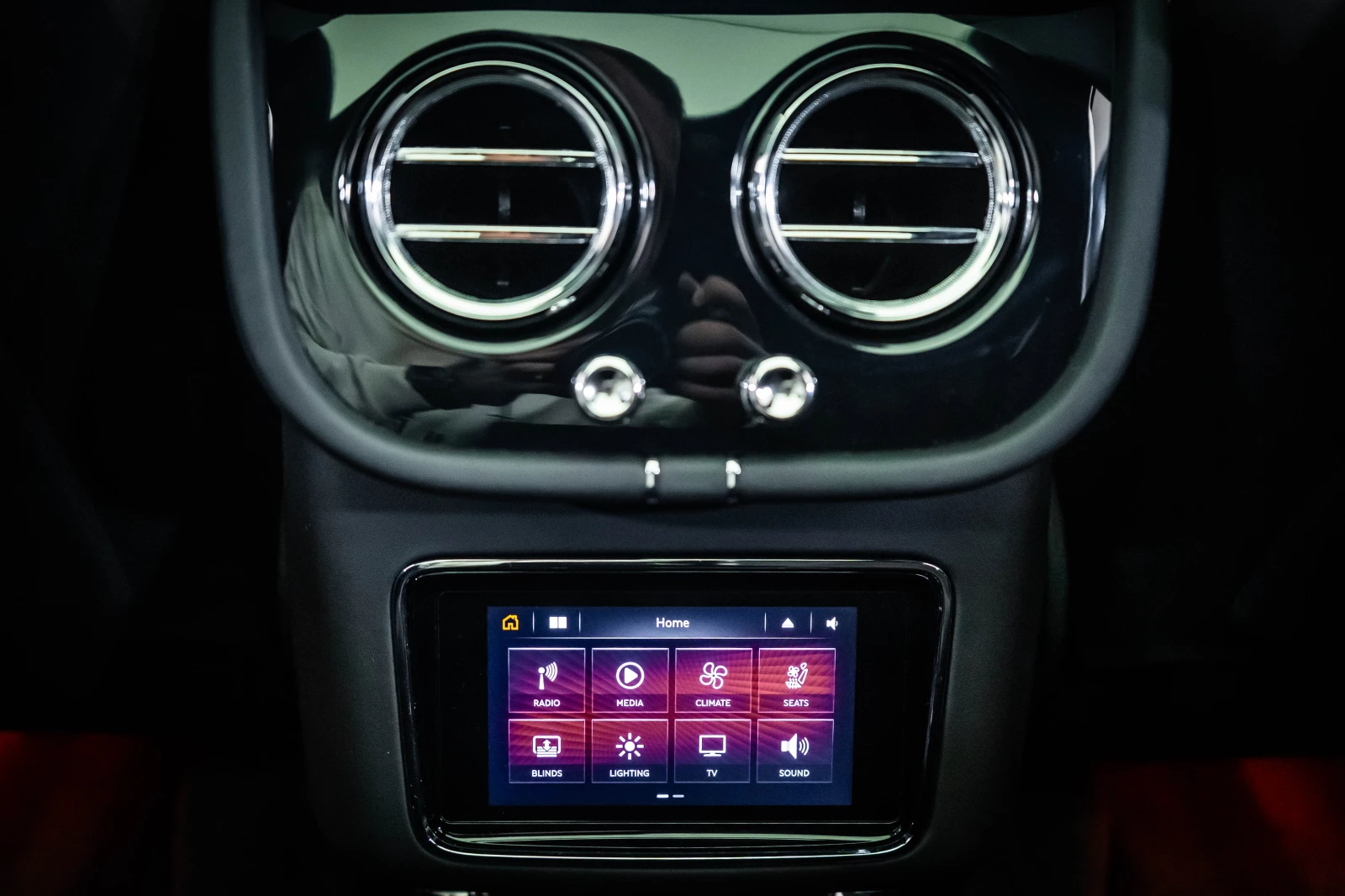 Bentley Bentayga V8 First Edition BLACK SPEC  CARBON* , снимка 15 - Автомобили и джипове - 55059461