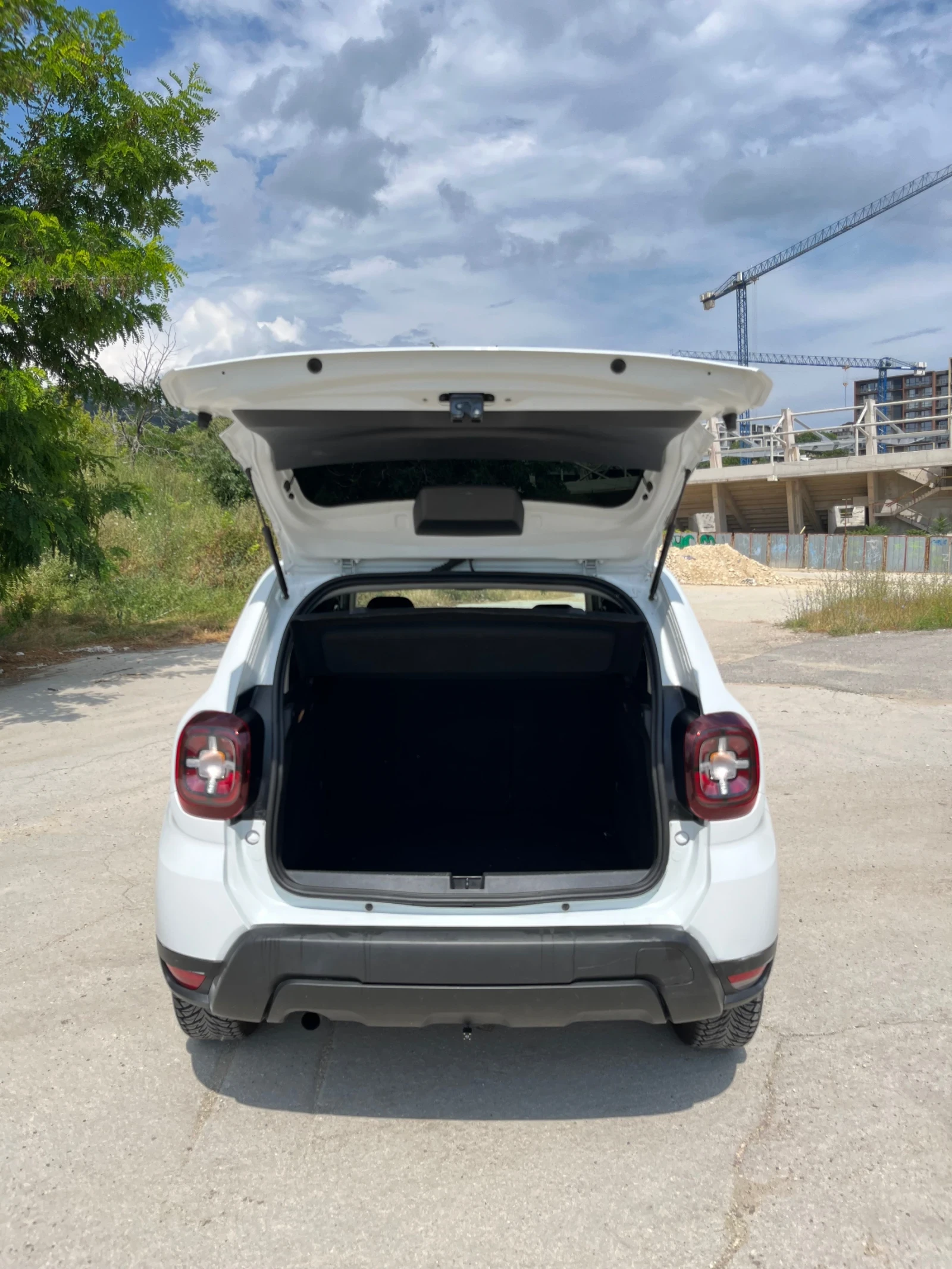 Dacia Duster 1.6 Бензин, снимка 12 - Автомобили и джипове - 55224450