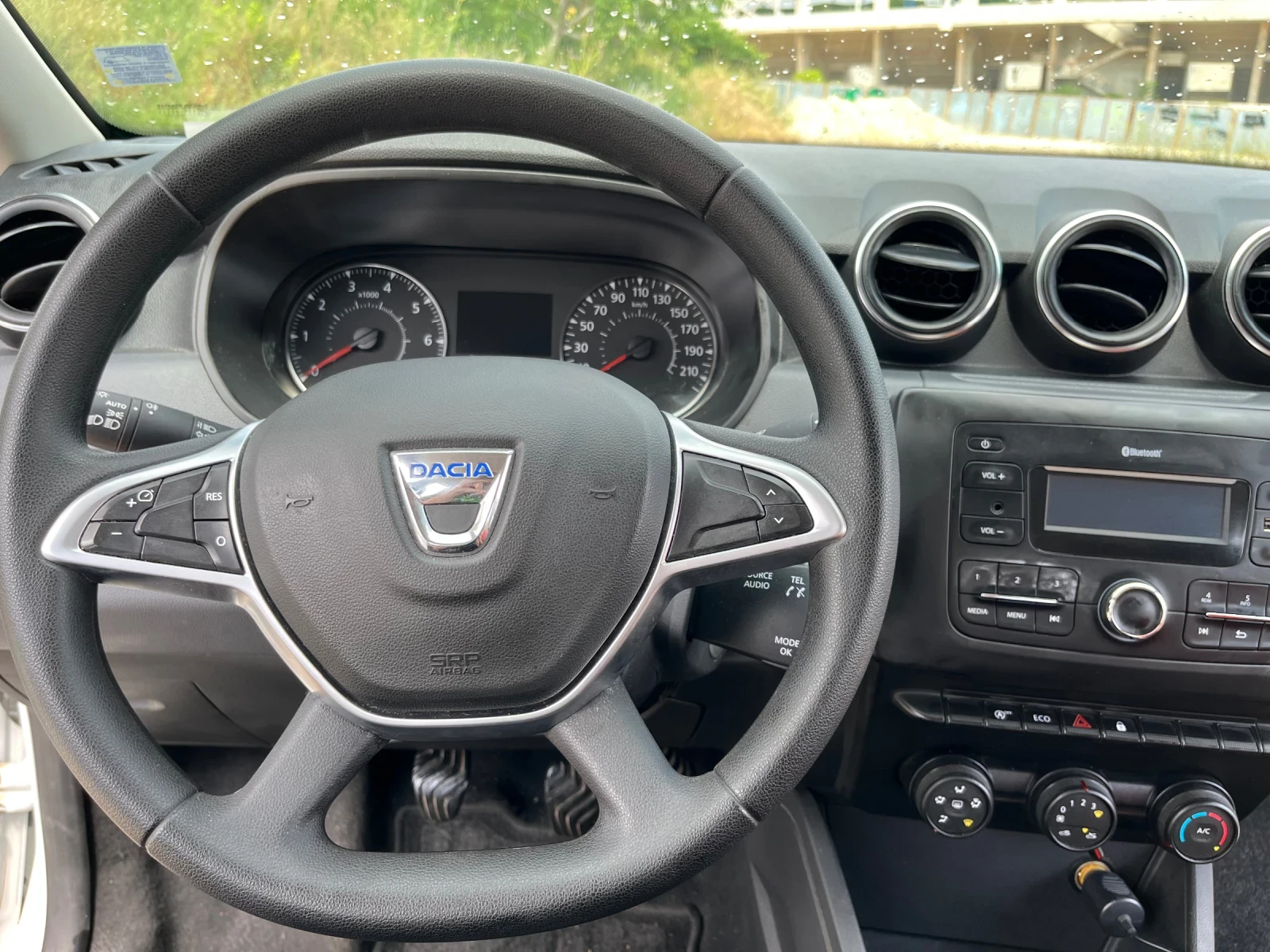 Dacia Duster 1.6 Бензин, снимка 7 - Автомобили и джипове - 55224450