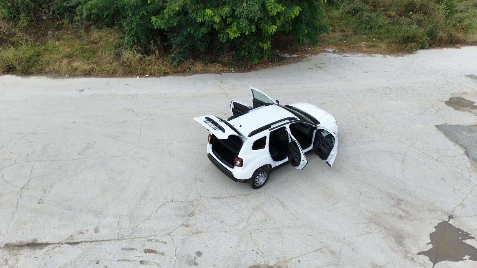 Dacia Duster 1.6 Бензин, снимка 5 - Автомобили и джипове - 55224450