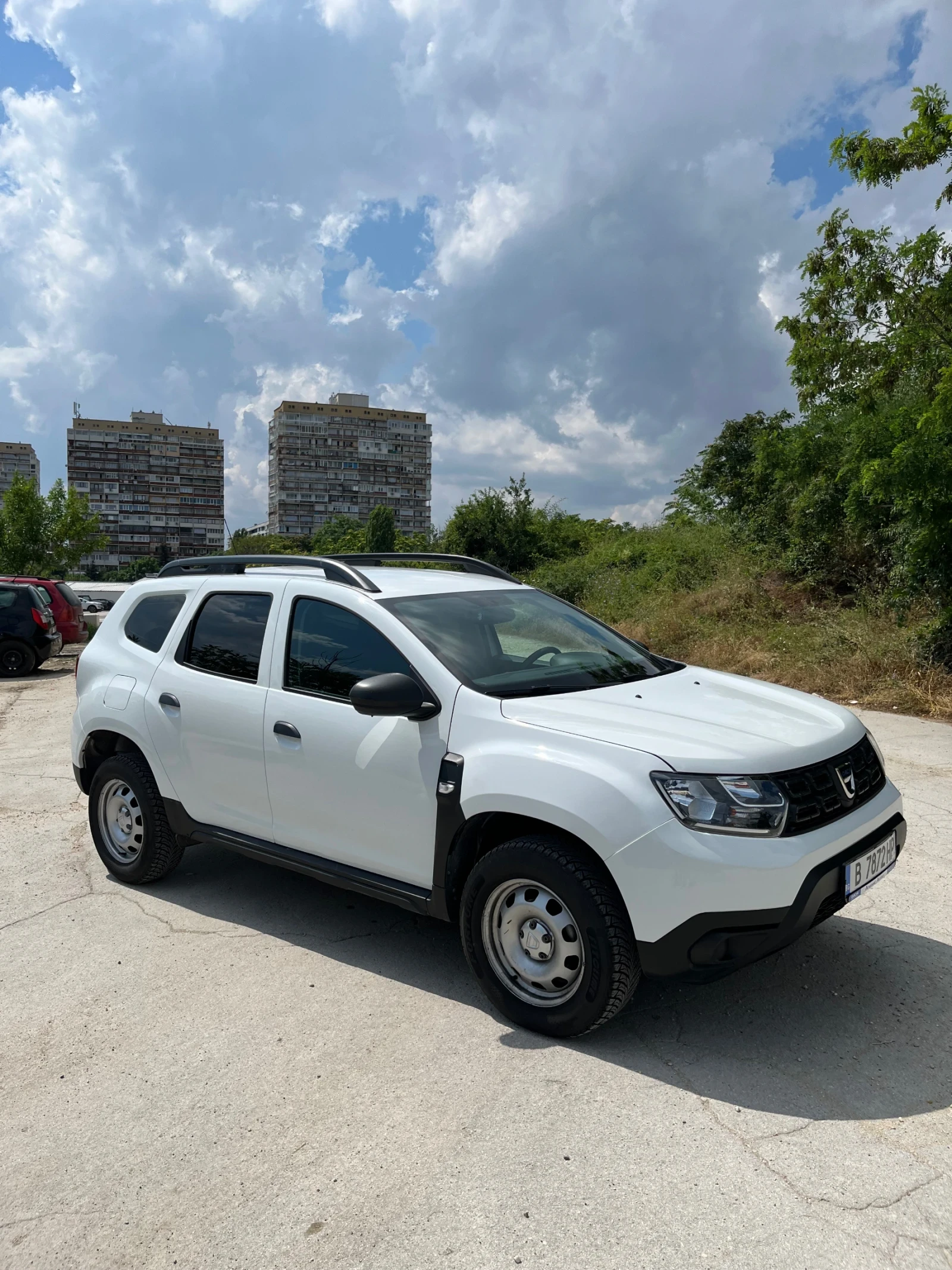 Dacia Duster 1.6 Бензин, снимка 9 - Автомобили и джипове - 55224450