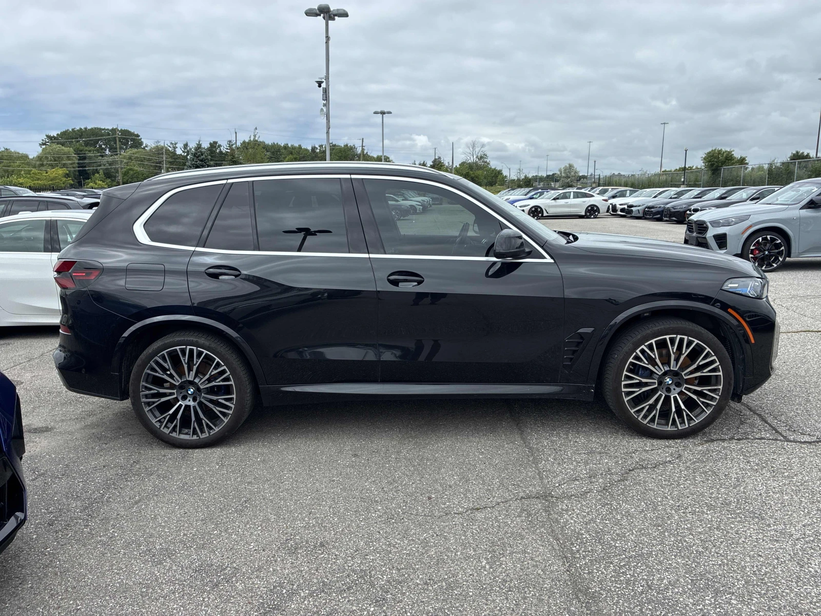 BMW X5 xDrive40i / M ПАКЕТ / ЛАЗЕРИ / 360 / ДИСТРОТИК, снимка 4 - Автомобили и джипове - 55302014