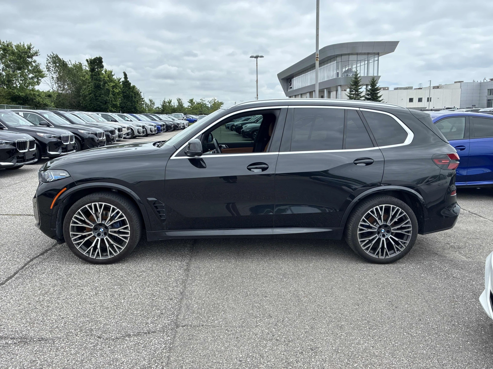 BMW X5 xDrive40i / M ПАКЕТ / ЛАЗЕРИ / 360 / ДИСТРОТИК, снимка 3 - Автомобили и джипове - 55302014