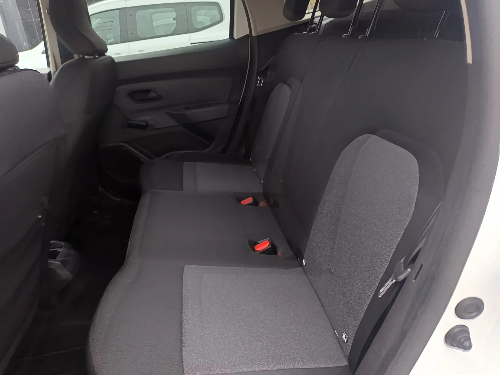 Dacia Duster 1.5/ 115�.�./ 4�4 | Mobile.bg � ����������� 11