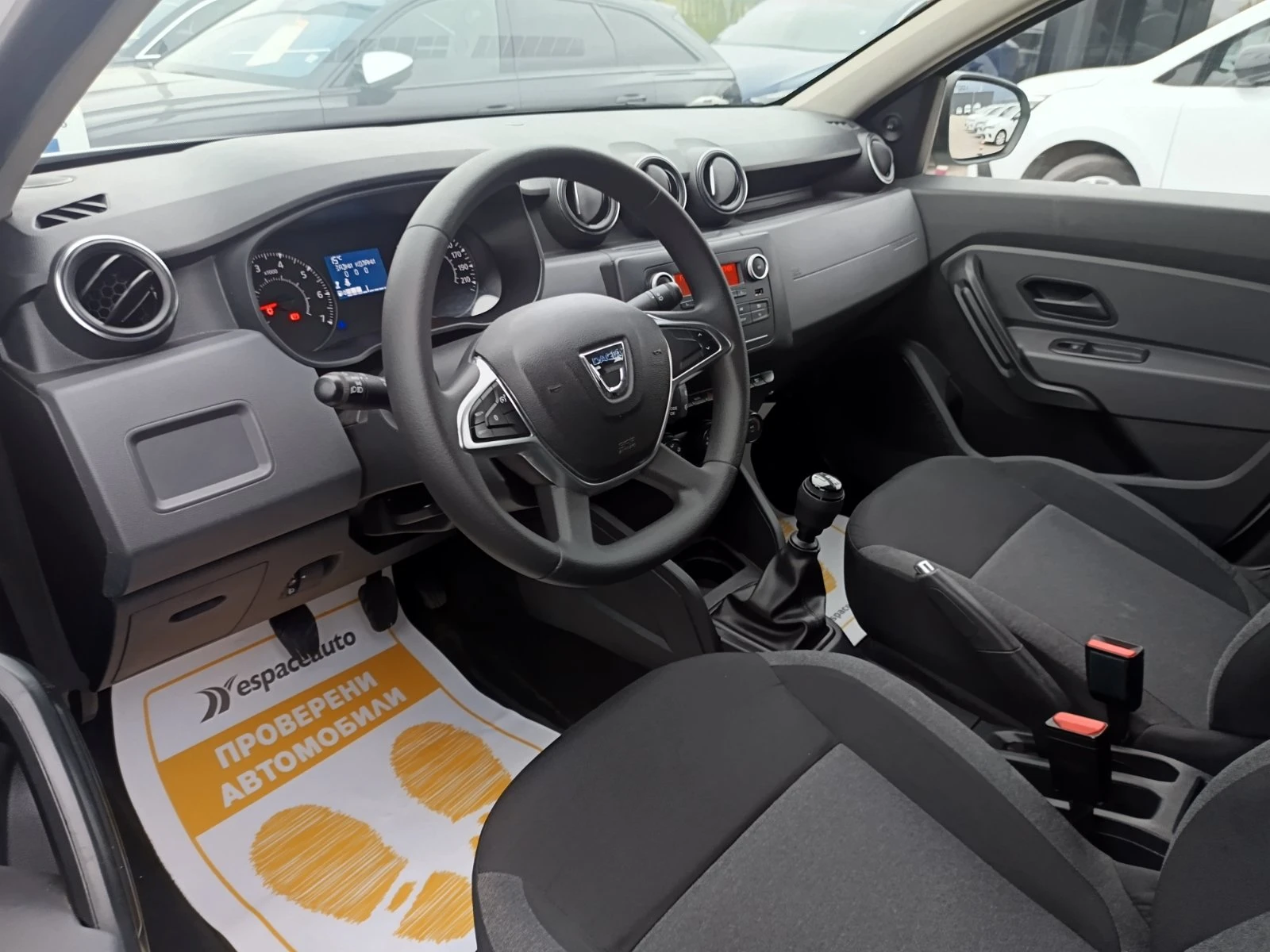 Dacia Duster 1.5/ 115�.�./ 4�4 | Mobile.bg � ����������� 13
