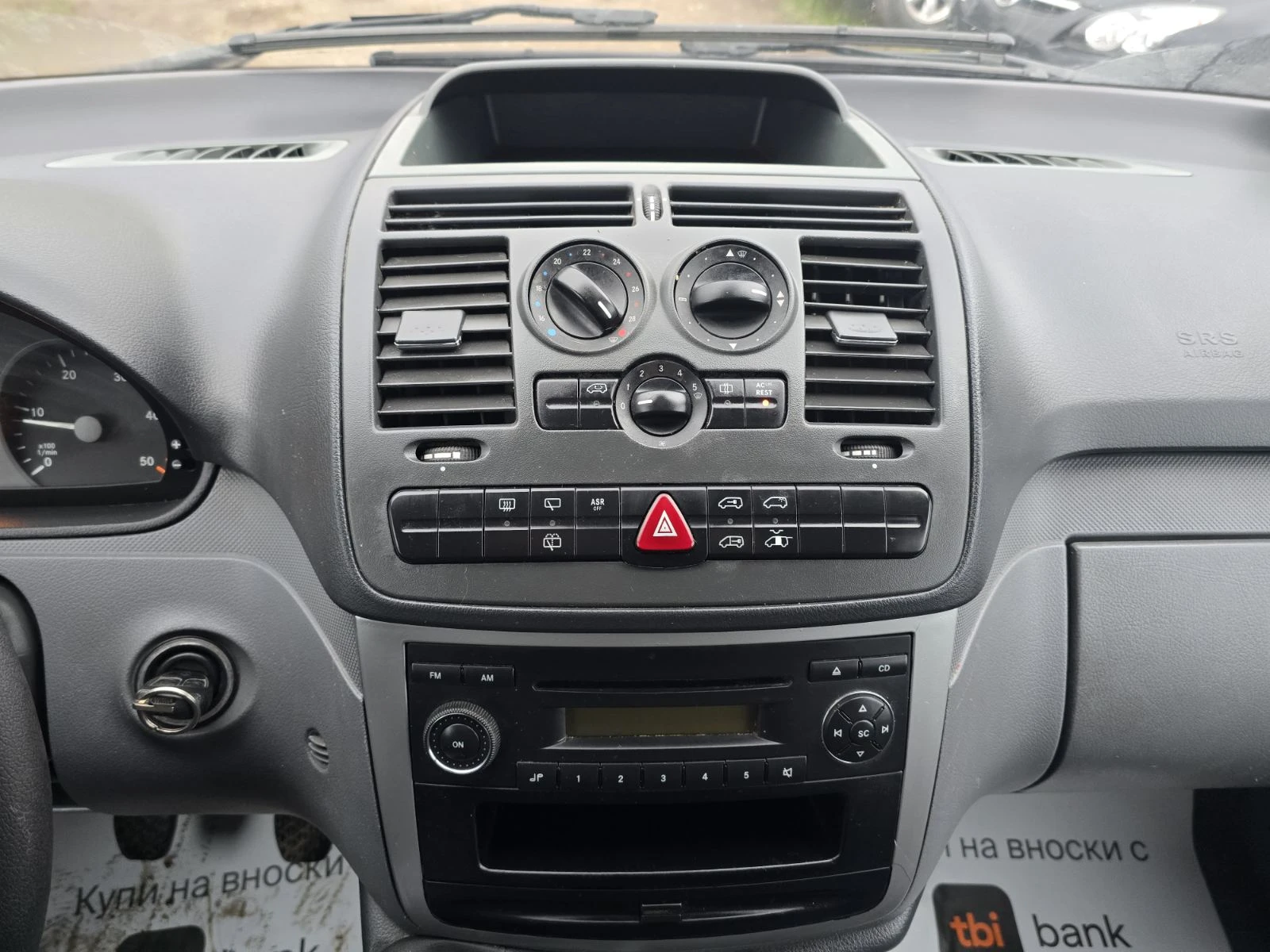 Mercedes-Benz Vito 111/2.2CDI, 9места, Климатик, Дълга база, снимка 12 - Бусове и автобуси - 54909865