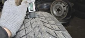 Гуми Зимни 215/70R16, снимка 4