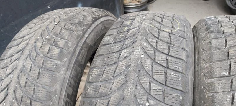 Гуми Зимни 215/70R16, снимка 6 - Гуми и джанти - 31948620