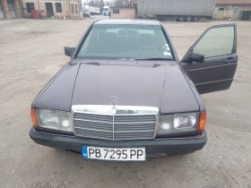 Mercedes-Benz 190 Седан, снимка 4