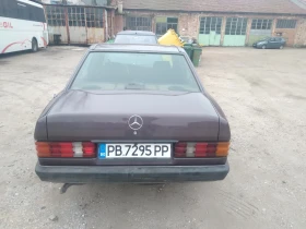 Mercedes-Benz 190 Седан, снимка 3