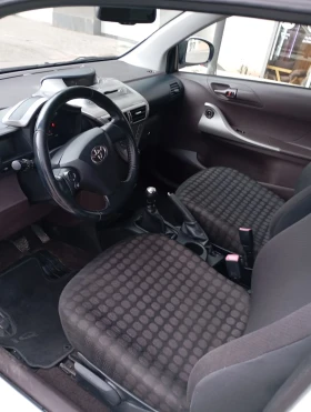 Toyota IQ - 3500 € / 6845.40 лв. - 71946821 7