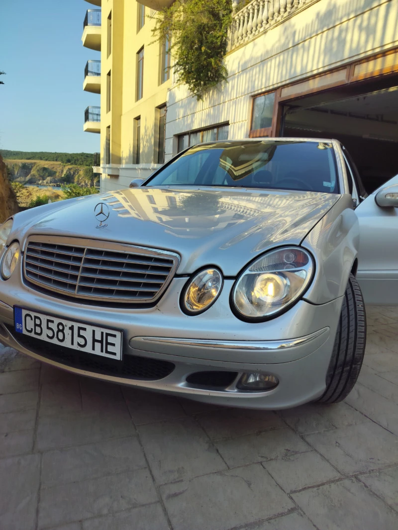 Mercedes-Benz E 200 Метан фабричен , снимка 1 - Автомобили и джипове - 46654713