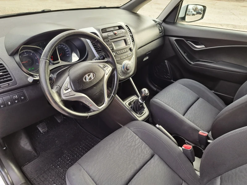 Hyundai Ix20 1.4.90кс, снимка 15 - Автомобили и джипове - 48784211