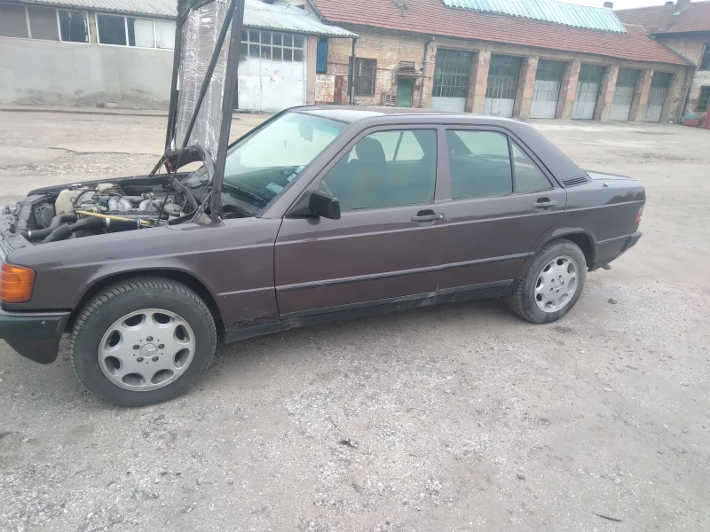 Mercedes-Benz 190 Седан, снимка 3 - Автомобили и джипове - 49584589