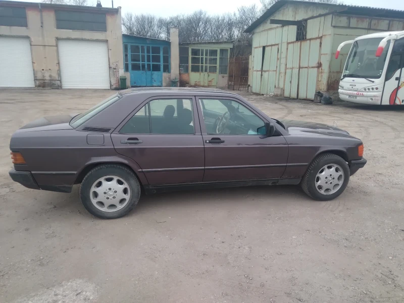 Mercedes-Benz 190 Седан, снимка 9 - Автомобили и джипове - 49113400