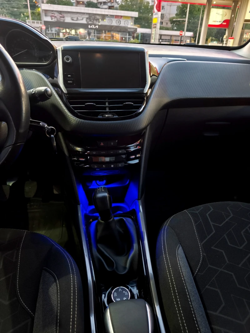 Peugeot 2008 1.6hdi, ддс кредит, данъчна фактура, снимка 13 - Автомобили и джипове - 52550081