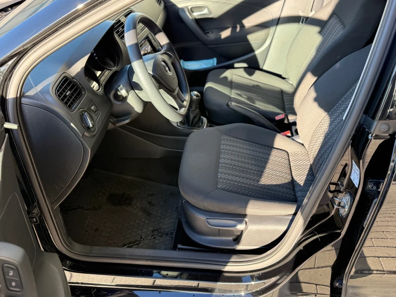 VW Polo 1.4 TDI /75к.с./Обслужена/КАСКО/EURO 6, снимка 8 - Автомобили и джипове - 51778532