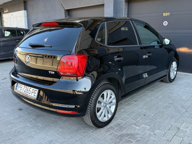 VW Polo 1.4 TDI /75к.с./Обслужена/КАСКО/EURO 6, снимка 6 - Автомобили и джипове - 51778532