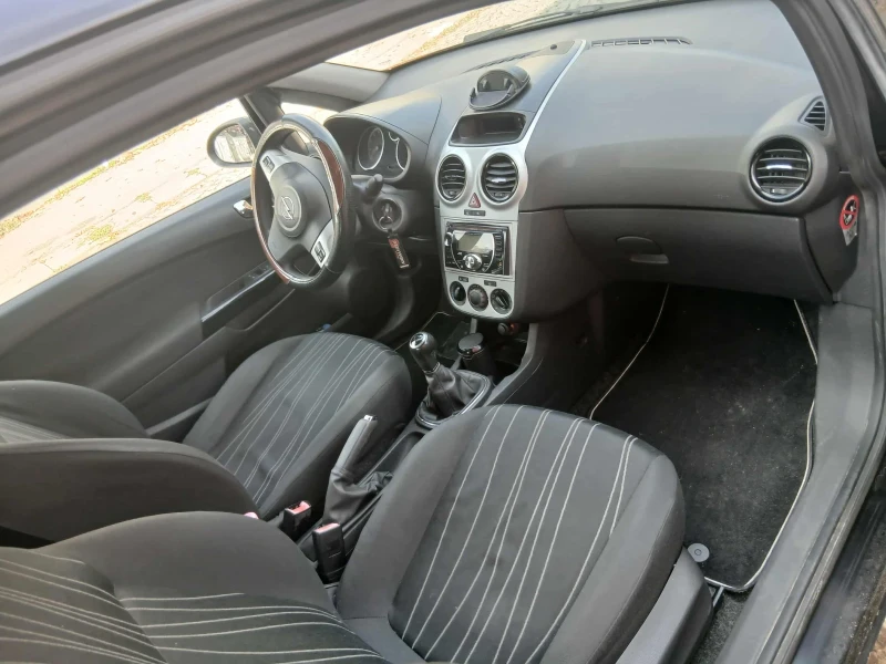 Opel Corsa, снимка 4 - Автомобили и джипове - 52425159