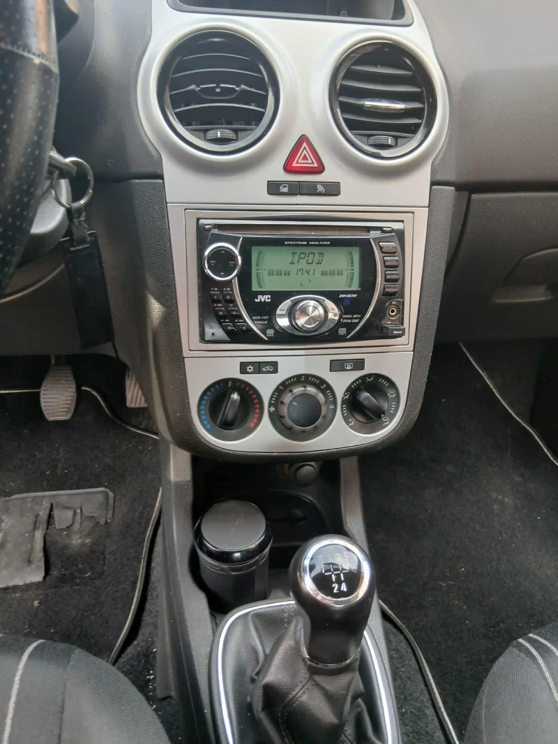 Opel Corsa, снимка 8 - Автомобили и джипове - 52425159