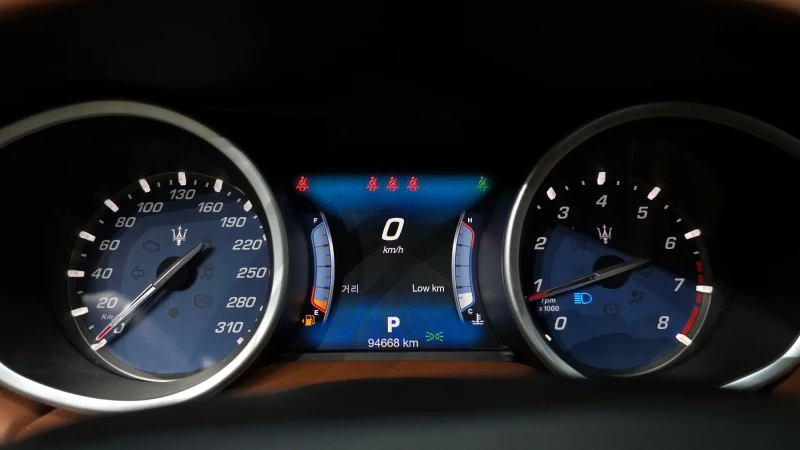 Maserati Ghibli 3.0, снимка 8 - Автомобили и джипове - 52447731