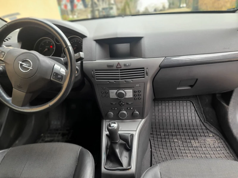 Opel Astra 1.7, снимка 6 - Автомобили и джипове - 52829573
