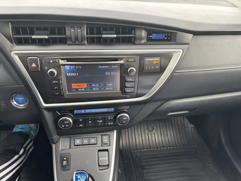 Toyota Auris Hibrid, 1.8 бензин, , снимка 7 - Автомобили и джипове - 53394791