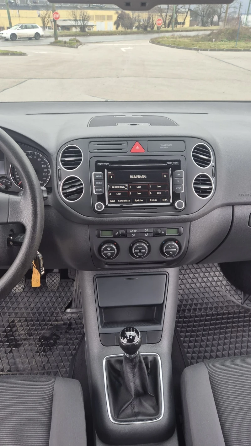 VW Golf Plus 1600кб, снимка 13 - Автомобили и джипове - 53420332