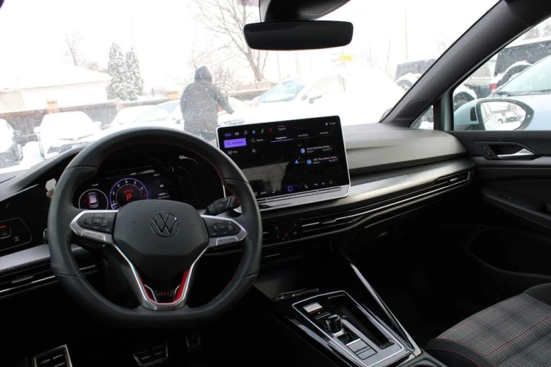 VW Golf Golf GTI S FWD* АвтоКредит* (Цена до БГ) , снимка 15 - Автомобили и джипове - 53466490