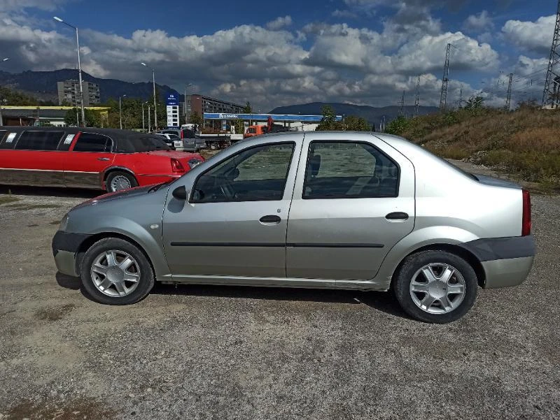 Dacia Logan, снимка 4 - Автомобили и джипове - 36246870