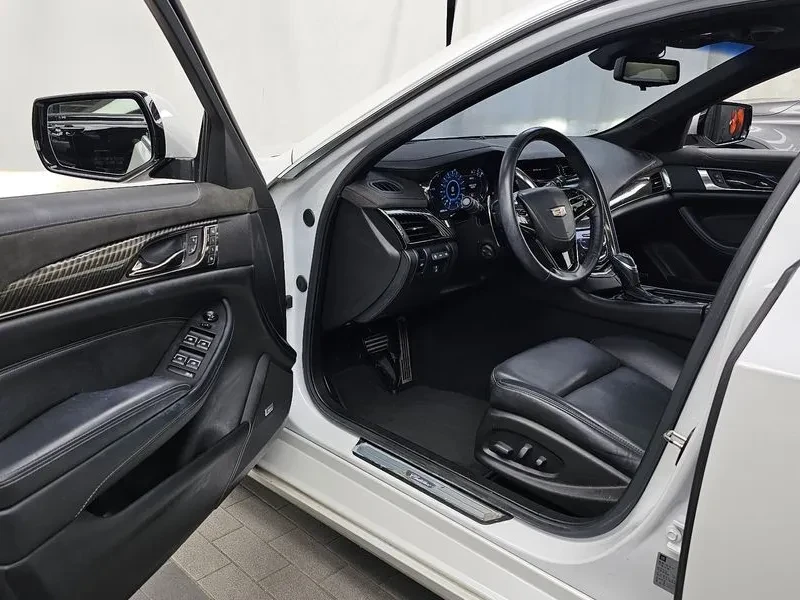 Cadillac Cts 2.0 Premium Plus, снимка 10 - Автомобили и джипове - 56699620