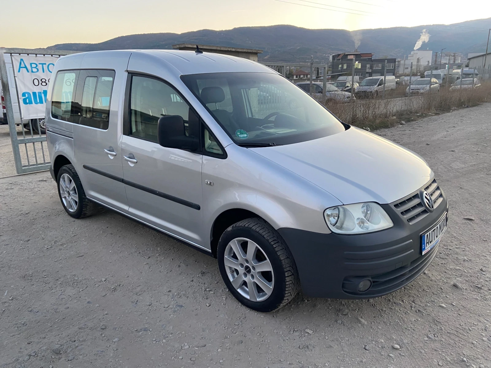 VW Caddy 1.9 TDI 105 К.С ОТ ГЕРМАНИЯ КЛИМАТИК УНИКАТ !!! - изображение 4