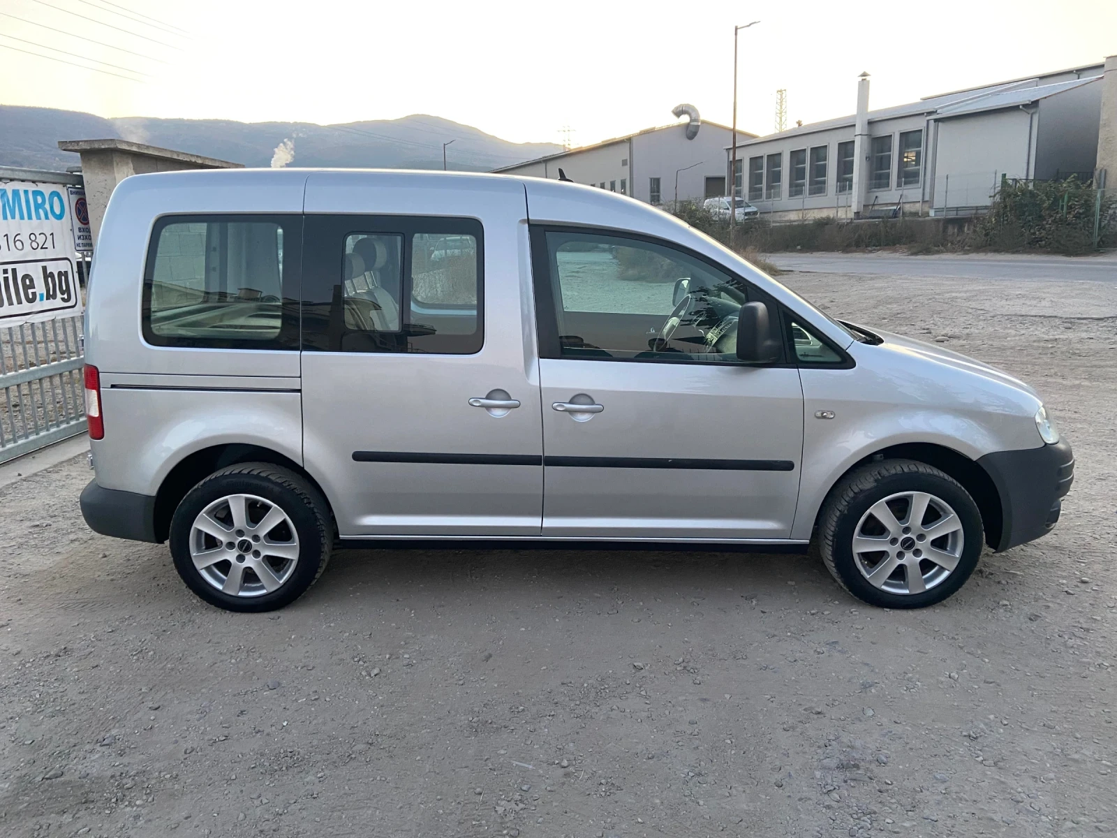 VW Caddy 1.9 TDI 105 К.С ОТ ГЕРМАНИЯ КЛИМАТИК УНИКАТ !!! - изображение 5